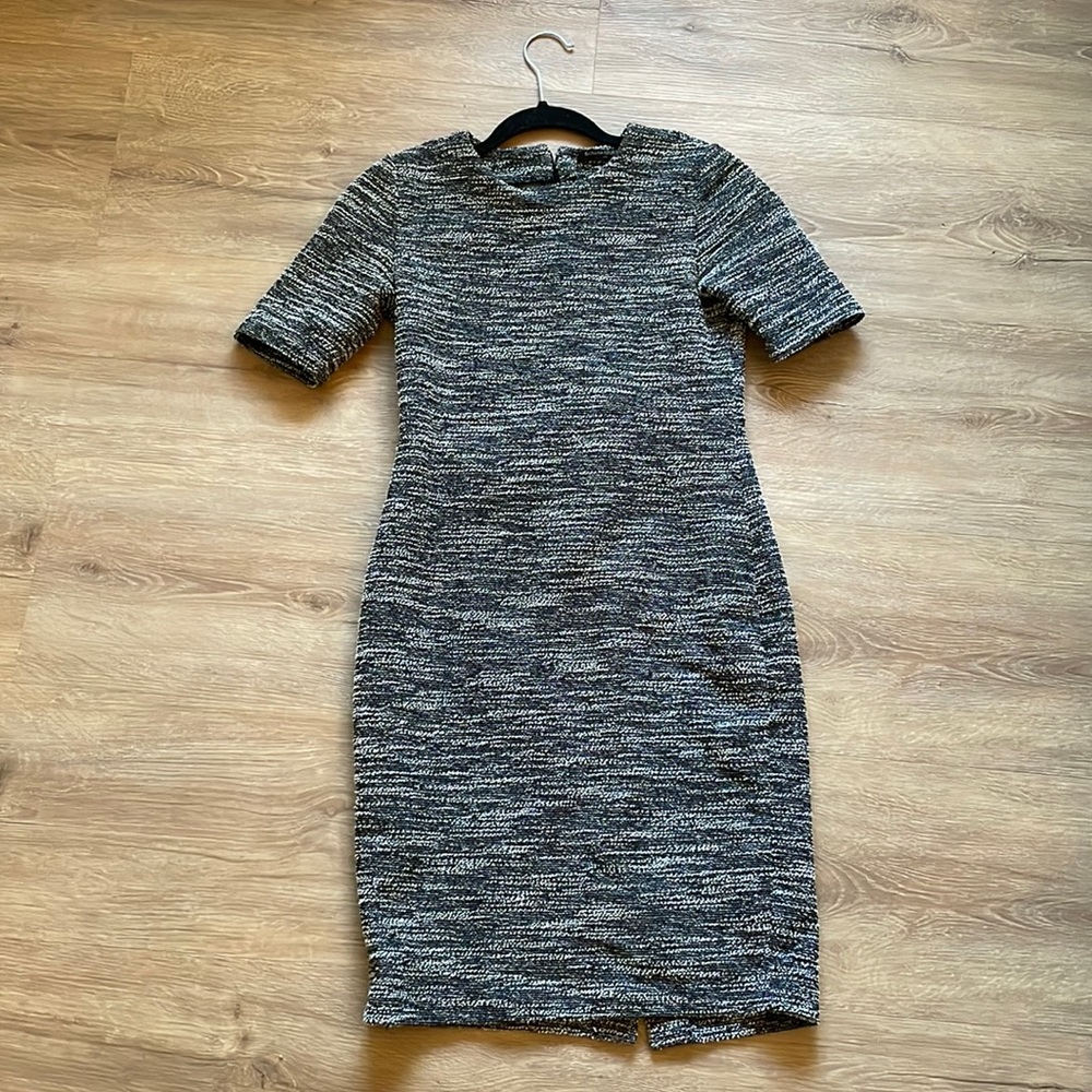 Gray fitted midi banana republic dress. 0 petite.